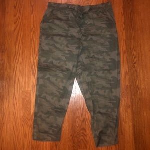 Cropped Camo Pants
